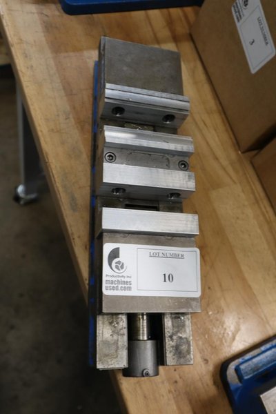 Kurt DL430 4&quot; Machine Vise, Double Lock, Aluminum Jaws- Auction Item
