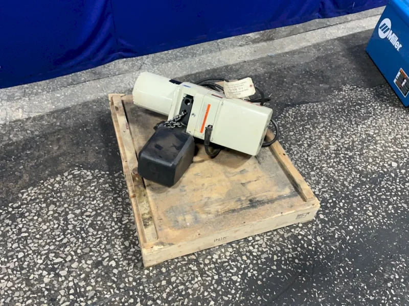 COFFING 8.4/4.2 AMPS 1/2 TON CHIAN HOIST   -  JLC1016 1 LCX