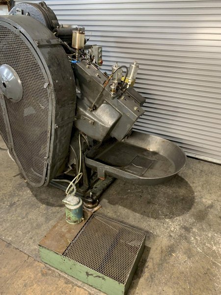 #30 Waterbury Medium Frame Incline Thread Roller