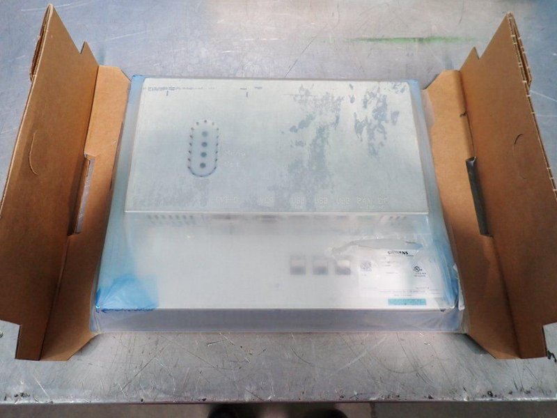 SIEMENS 1 A FLAT PANEL  -  6AV7461-7TA00-0AA1