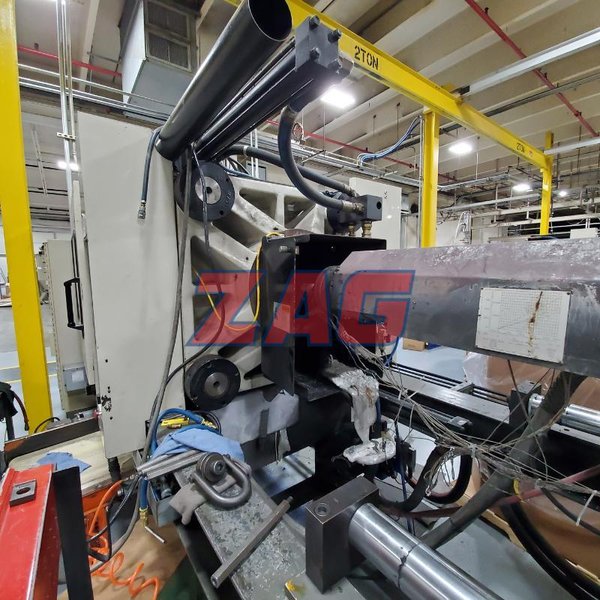 Cincinnati Milacron Used MH300-29 Injection Molding Machine, 300 ton,  29 oz.
