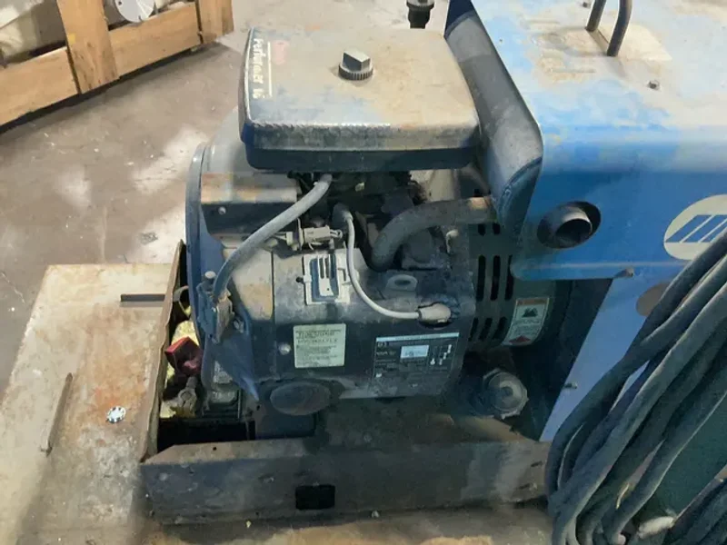 MILLER 70/35 A BOBCAT 225G PLUS WELDER/GENERATOR  -  BOBCAT 225G PLUS