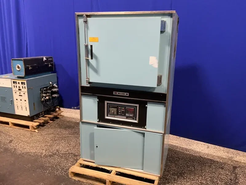 BLUE M 20” X 20” X 24” OVEN   -  DC-256C