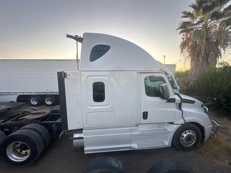 2019 Freightliner Cascadia 1FUJHHDR5KLKM7237