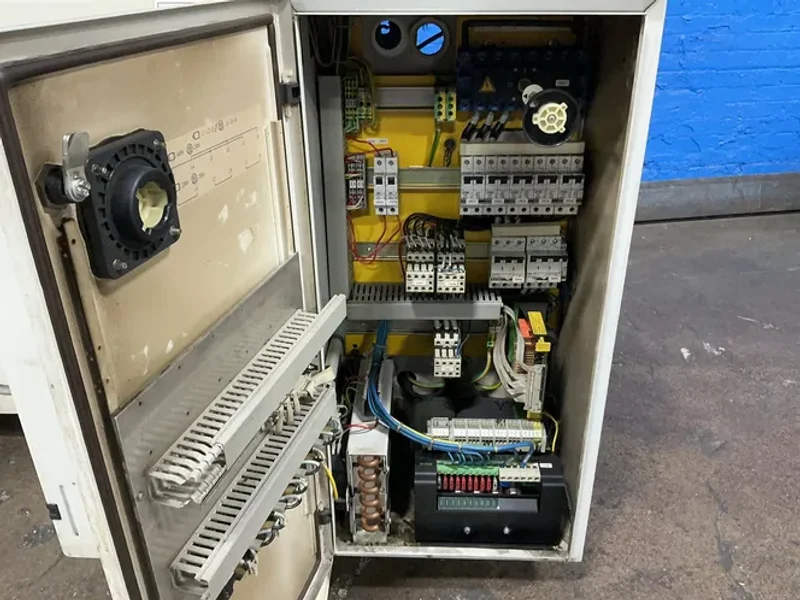 ARBURG 16 KW ALLROUNDER HYDRAULIC INJECTION MOLDER  -  221 KS 350-100