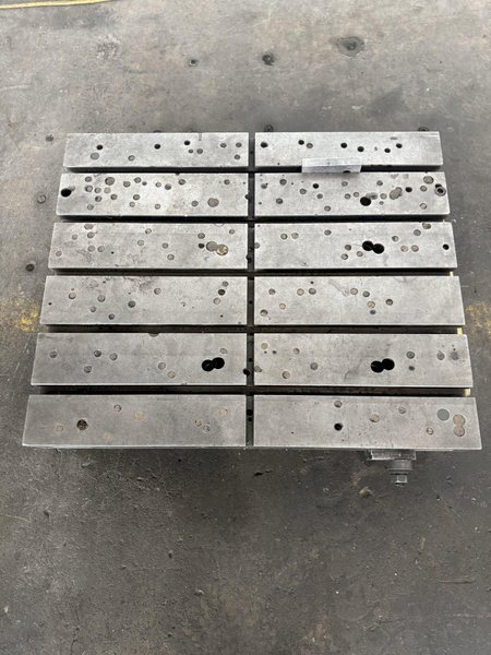 36&quot; X 29-1/2&quot; DEVLIEG E-TABLE. STOCK # 0238025