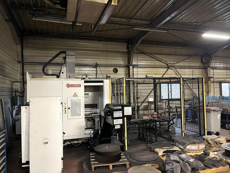 Huron K3X8F X: 780 - Y: 700 - Z: 500 mm CNC