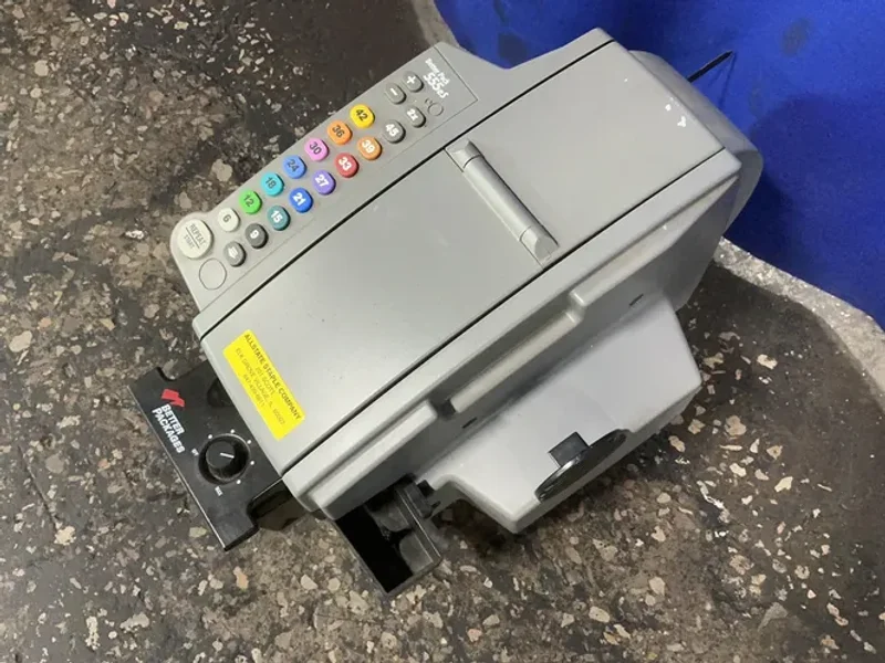 BETTER PACKAGES 4 AMPS TAPE DISPENSER  -  555ES