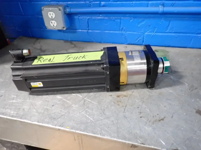 ALLEN-BRADLEY 3.95 HP KINETIX VP LOW INERTIA SERVO MOTOR  -  VPL-B1306F-CJ14AA