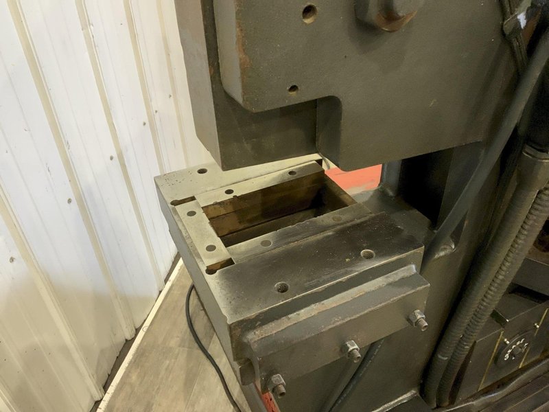 120 TON EDWARDS HYDRAULIC IRON WORKER: STOCK #81067