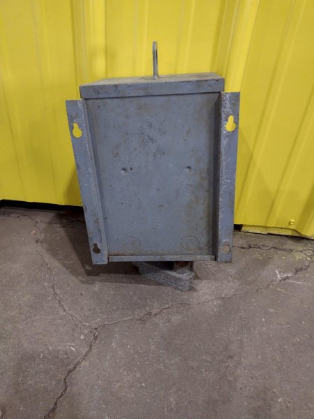 3 KVA SQUARE D SINGLE PHASE TRANSFORMER: STOCK #19460