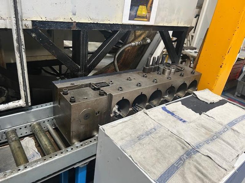 Chun-Zu Model CBP-206L Bolt Former