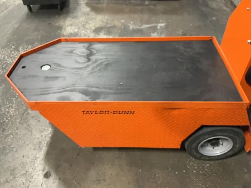 TAYLOR-DUNN 1000 lbs ELECTRIC STOCK CHASER CART  -  SC1-00