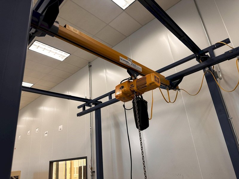 2000LB X 115" GORBEL FREE STAND BRIDGE CRANE: STOCK #81126