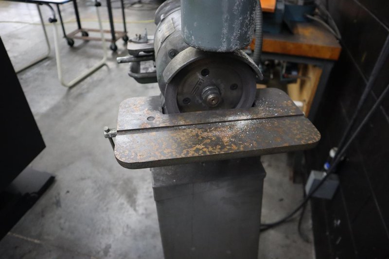 Baldor 532 Double End Carbide Tool Grinder, 6" Wheels, Pedestal Base, Tilting Work Tables, 1/2 HP- Auction Item