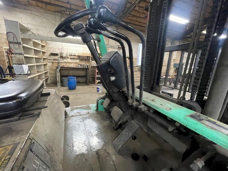 9000 LBS MITSUBISHI PNEUMATIC TIRE FORKLIFT : STOCK #77764