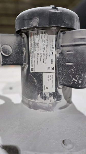 CLEMCO 11031 BLAST POT 120V DISCONNECT USED