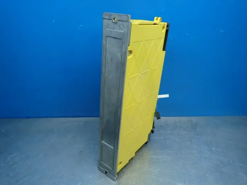 FANUC SERVO AMPLIFIER DRIVE WITH CABLES  -  A06B-6240-H103