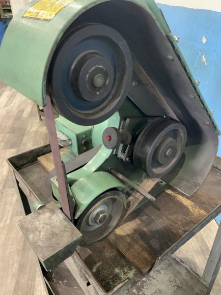 BURR KING MODEL 562 VERT BELT GRINDE: STOCK #81205