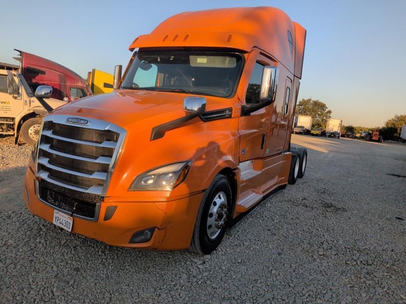 2023 Freightliner PT126SLP - Cascadia 3AKJHHDR0PSNH6290
