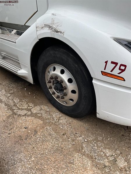 2023 Volvo  4V4NC9EHXPN310965