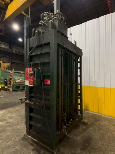 30&quot; x 60&quot; PIQUA MODEL #HD2200-3060 HYDRAULIC VERTICAL BALER: YOBRO #24418