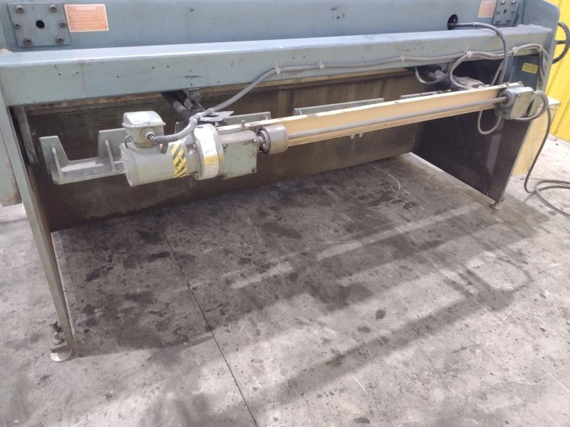 8&#039; X 11 GAUGE AMADA MODEL #S-2532 HYDRAULIC POWER SHEAR WITH BACK GAUGE: STOCK #23421