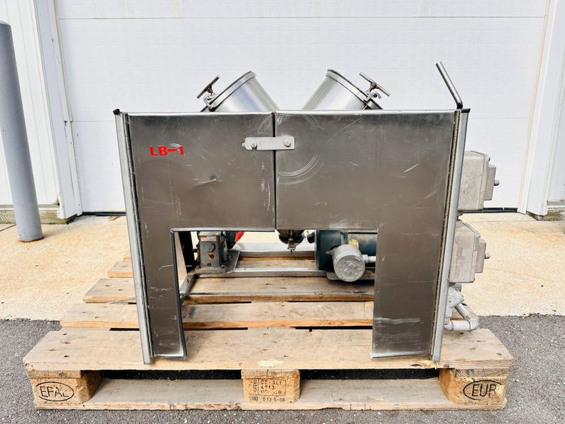 Patterson-Kelley “P-K”  V-Blender Model: 16-Quart Table Top S.S. Twin Shell Liquids-Solids Blender With Intensifier Bar and All XP Rated Electrical Components &amp; Switches