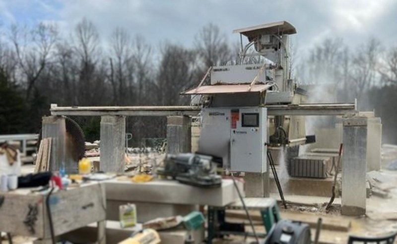 2008 Park Industries Predator Block Saw 60" max blade capacity
40 HP Motor