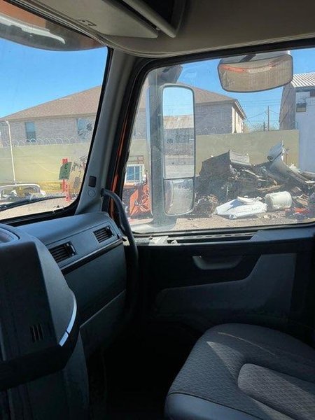 2022 Volvo Trucks VNL 64T860 Sleeper – D13, I-Shift, 6×4,