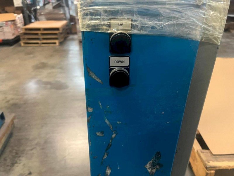 5000 LB. AUTOQUIP HYDRAULIC SCISSOR LIFT TABLE: STOCK #77266