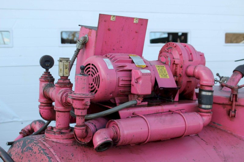 250 GALLON  CINCINNATI MILACRON SUMP SUCKER: STOCK #71714