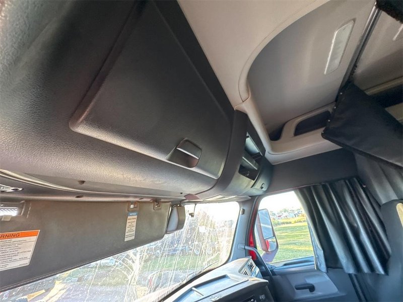 2020 Freightliner Cascadia LC1672