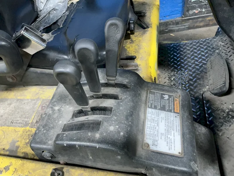 HYSTER 2450 LBS ELECTRIC FORKLIFT  -  J30XMT-22