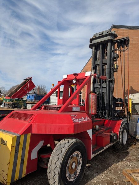 20,000lb Taylor Boat Lift – 20′ Forks