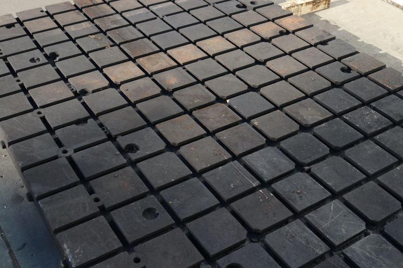 144&#039; X 73&#039; X 4&#039; SOILD STEEL T SLOTTED FLOOR PLATE: STOCK #73340