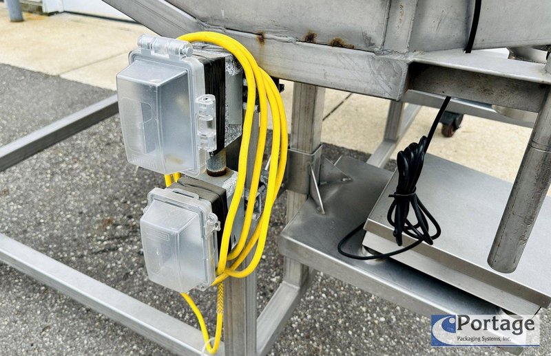 Heinzen Manufacturing  |  2720 Manual Produce Packing Table w/ Dual Scales