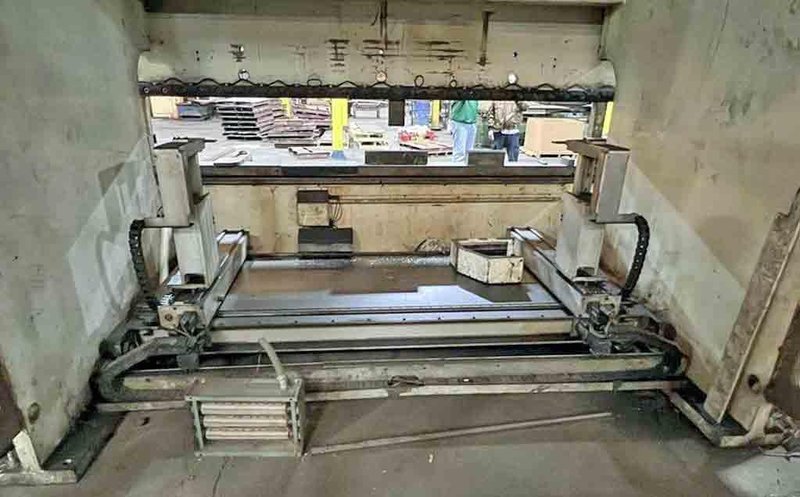 350 Ton LVD Hyd. Press Brake, 13'
