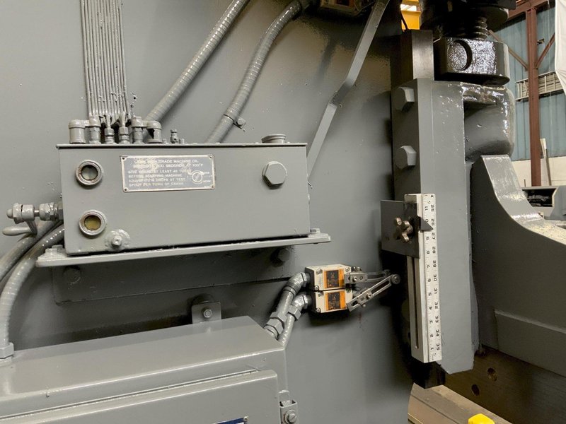 225 TON X 14' CINCINNATI PRESS BRAKE: STOCK #81401