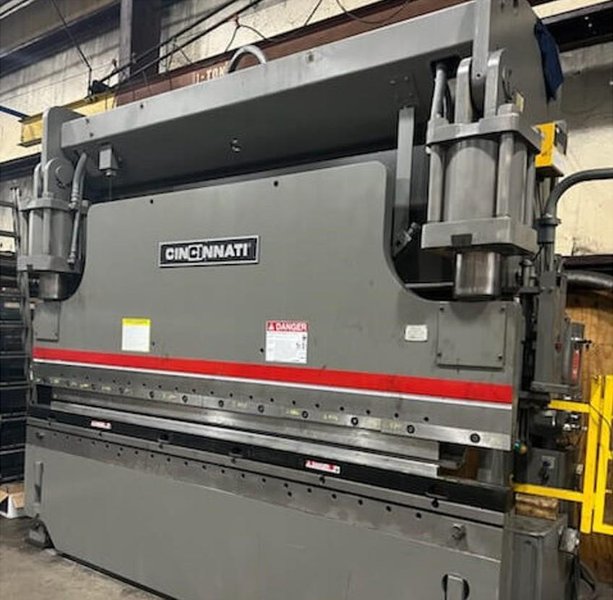230 TON X 12&#039; CINCINNATI HYDRAULIC PRESS BRAKE: YOBRO #24512