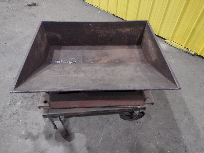 39&quot; X 38&quot; X 30&quot; ROLLING SHOP DUMP HOPPER: STOCK #19361