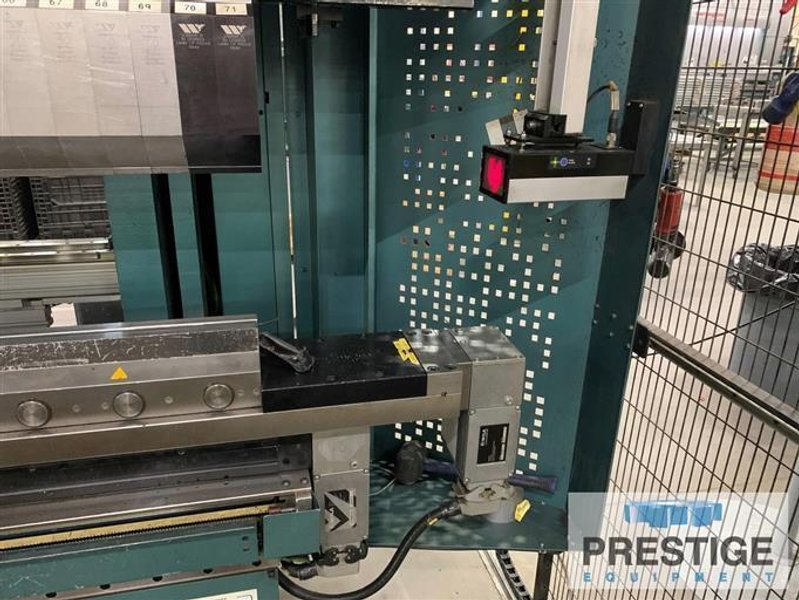 Salvagnini 242 Ton x 13&#039; 7-Axis B3-220/4250 CNC Hydraulic Press Brake