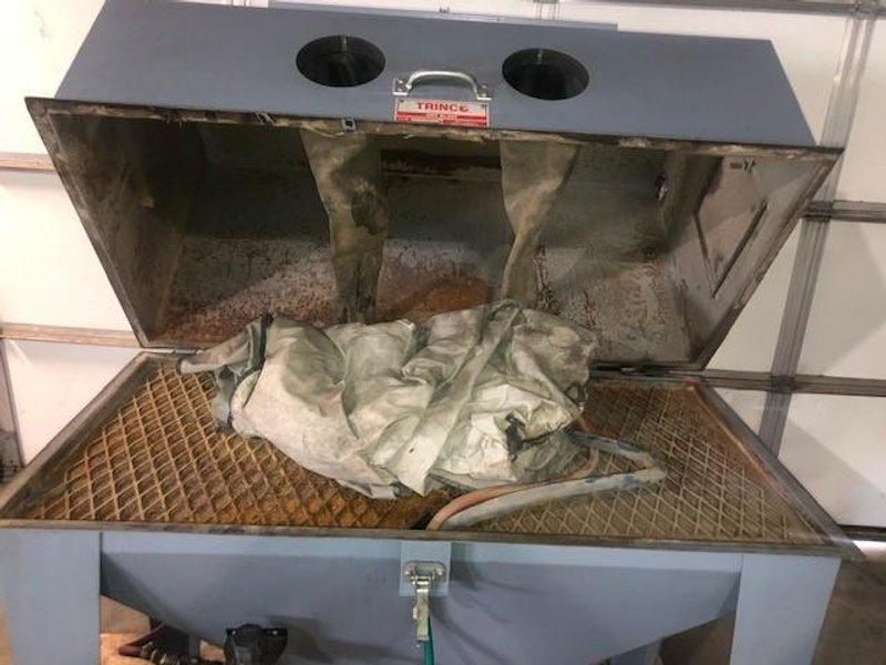 TRINCO DRY BLASTING CABINET WITH DUST COLLECTOR STOCK #2926