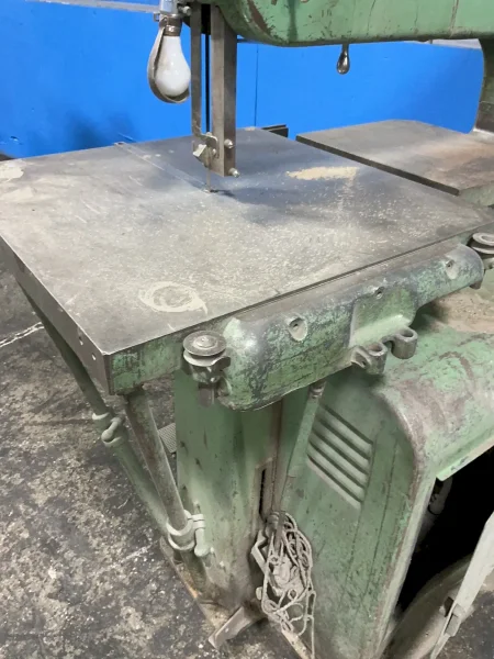 DO ALL 30” X 30” VERTICAL BAND SAW   -  V-36