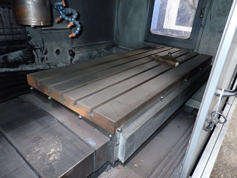HYUNDAI WIA CORPORATION 25 1/2" X 63" CNC VMC  -  VX650/40