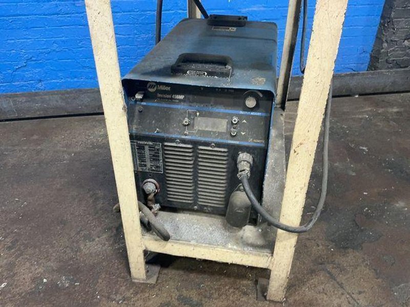 Miller  450 A  Welder  - Invision 456mp