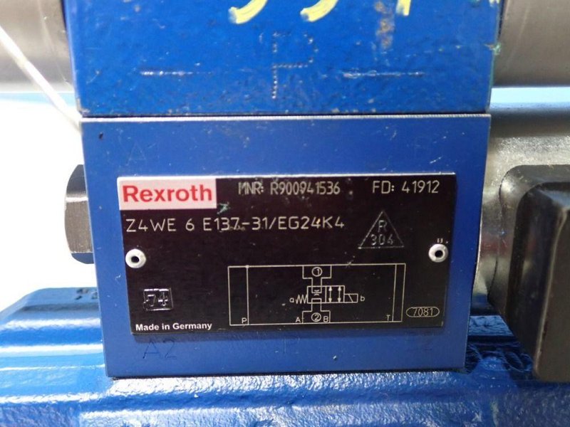 REXROTH DIRECTIONAL HYDRAULIC VALVE   -  R900757494