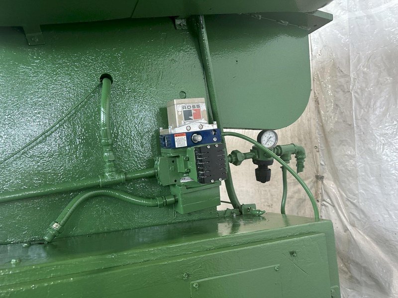 150 TON X 10' CHICAGO 810R MECHANICAL PRESS BRAKE. STOCK # 0641923