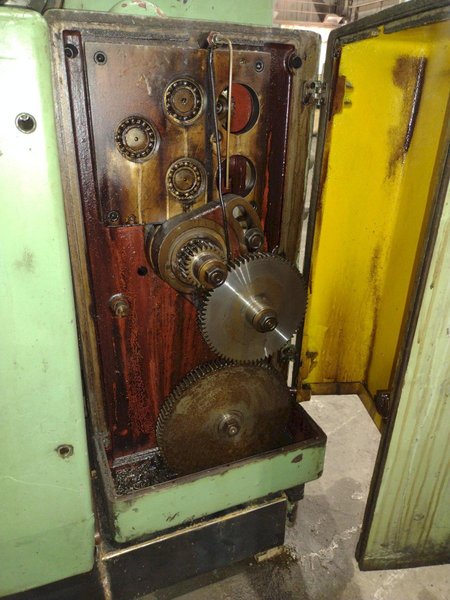 42" X 288" TOS CELAKOVICE MODEL #SU100 ENGINE LATHE WITH 4-1/8" HOLE AND METRIC THREADING: STOCK 15151