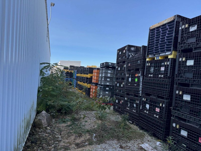 48 x 45 x 42– 2,500 LBS. COLLAPSIBLE BULK PLASTIC CONTAINERS (QTY 10)